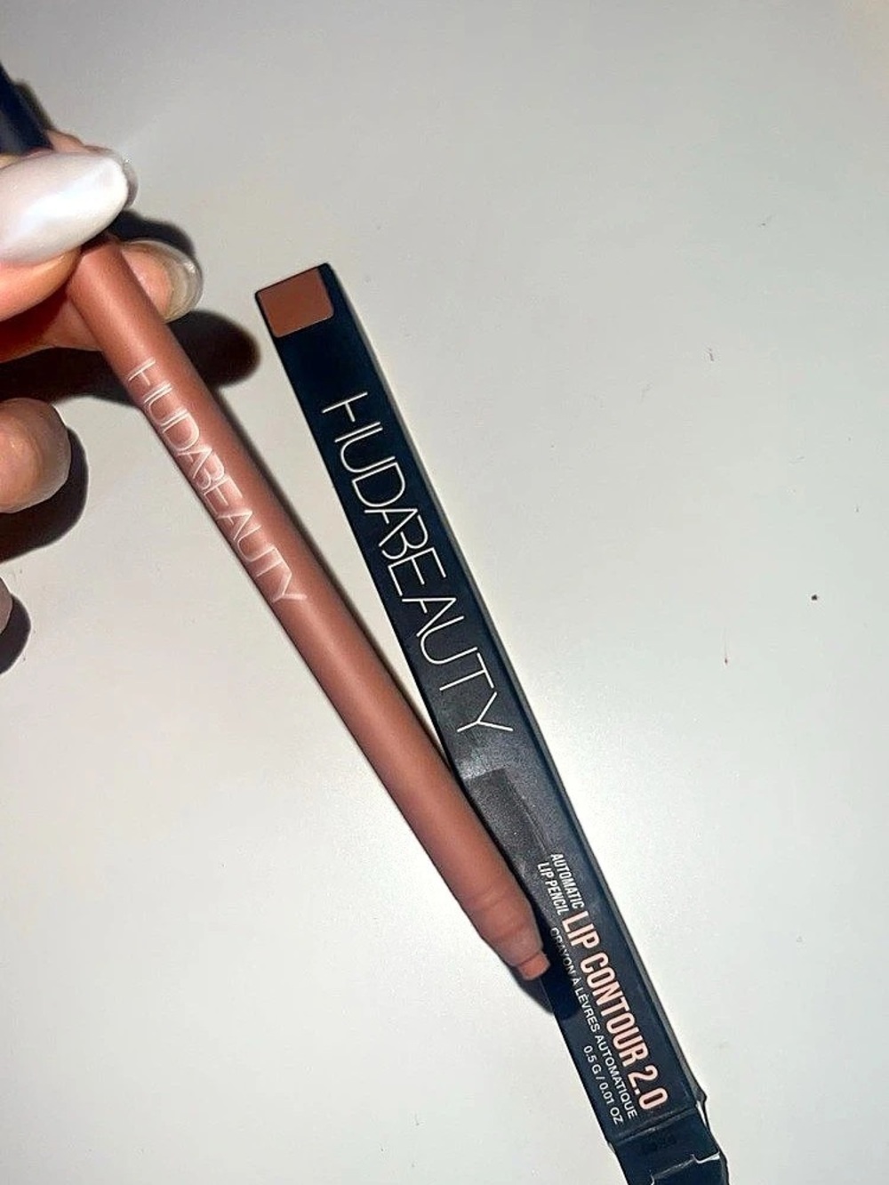 HUDABEAUTY Lip Liner Lip Contour Pencil in HONEY BEIGE